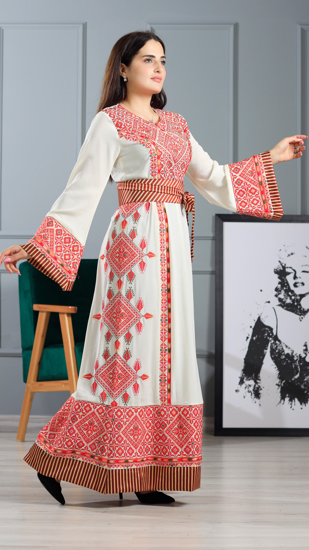 LONG SLEEVE EMBROIDERY THOUB ثوب تطريز كم طويل