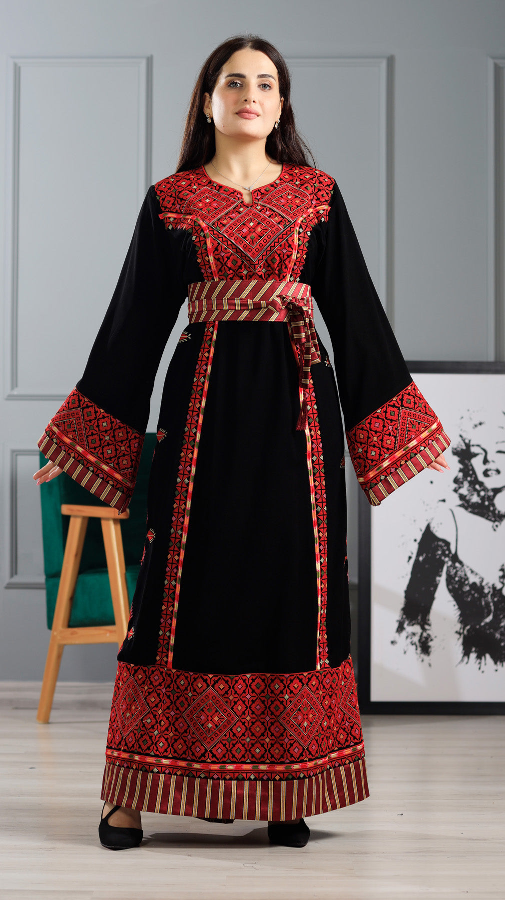 LONG SLEEVE EMBROIDERY THOUB ثوب تطريز كم طويل