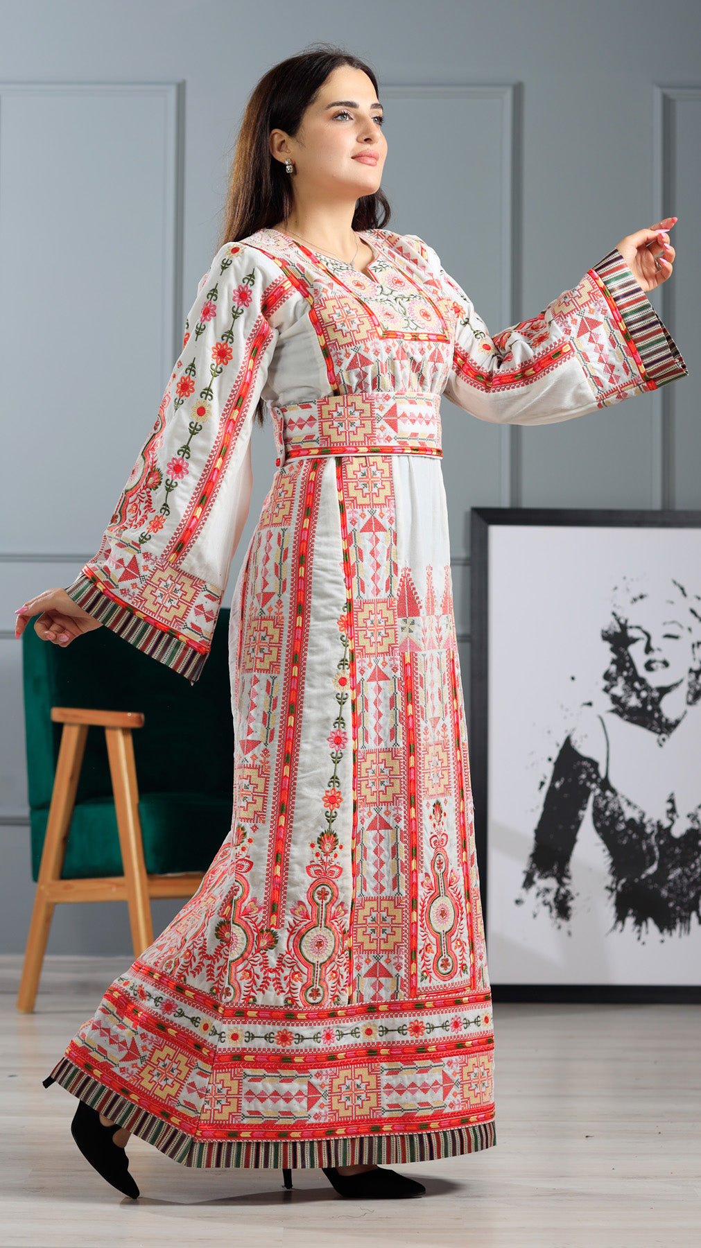 LONG SLEEVE EMBROIDERY THOUB ثوب تطريز كم طويل