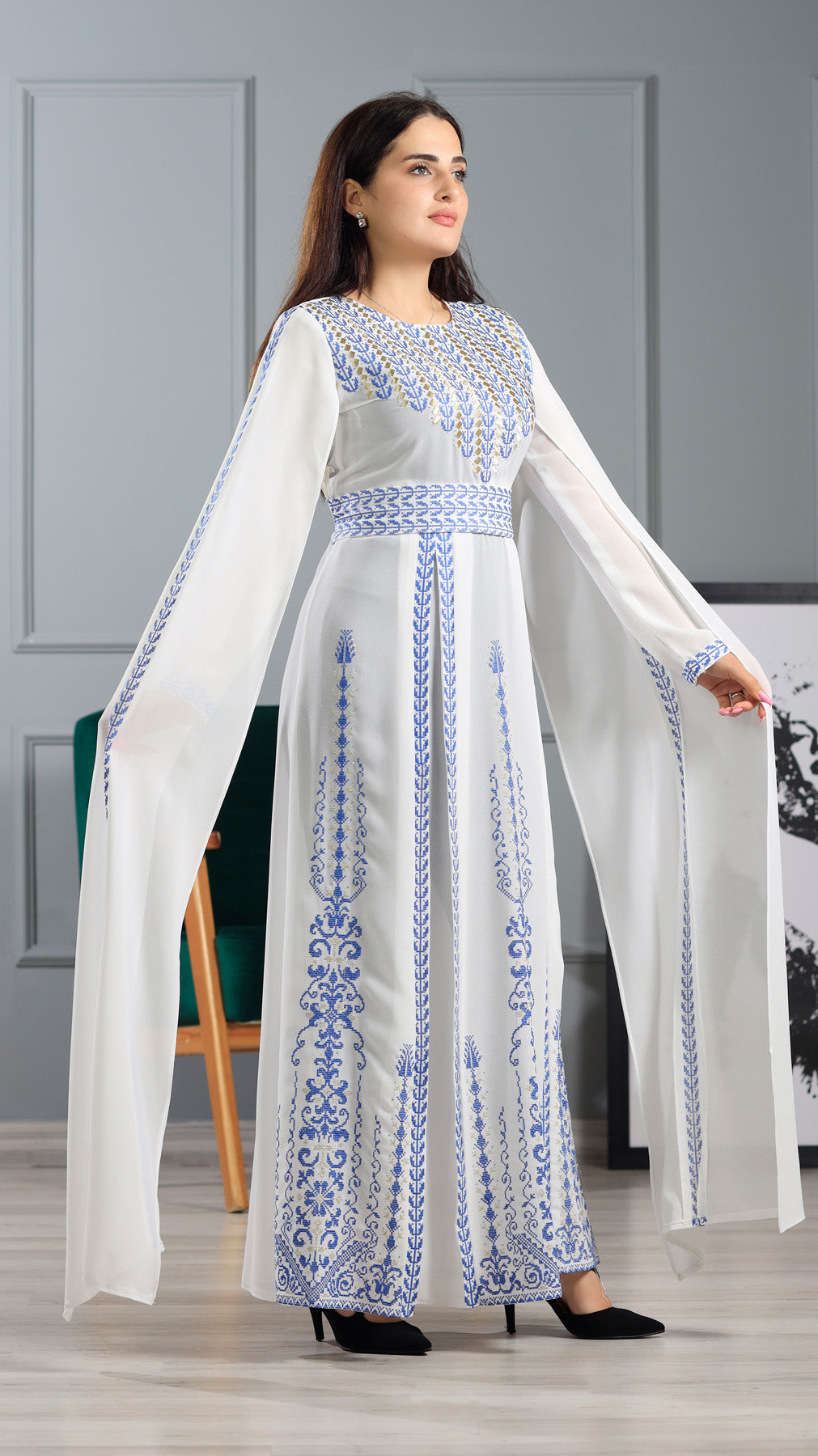 LONG SLEEVE EMBROIDERY DRESS فستان تطريز كم طويل