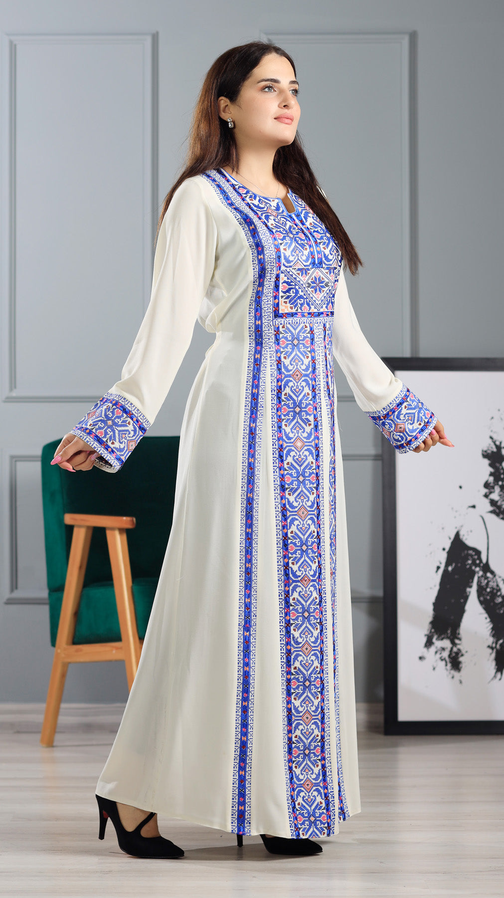 LONG SLEEVE EMBROIDERY THOUB ثوب تطريز كم طويل